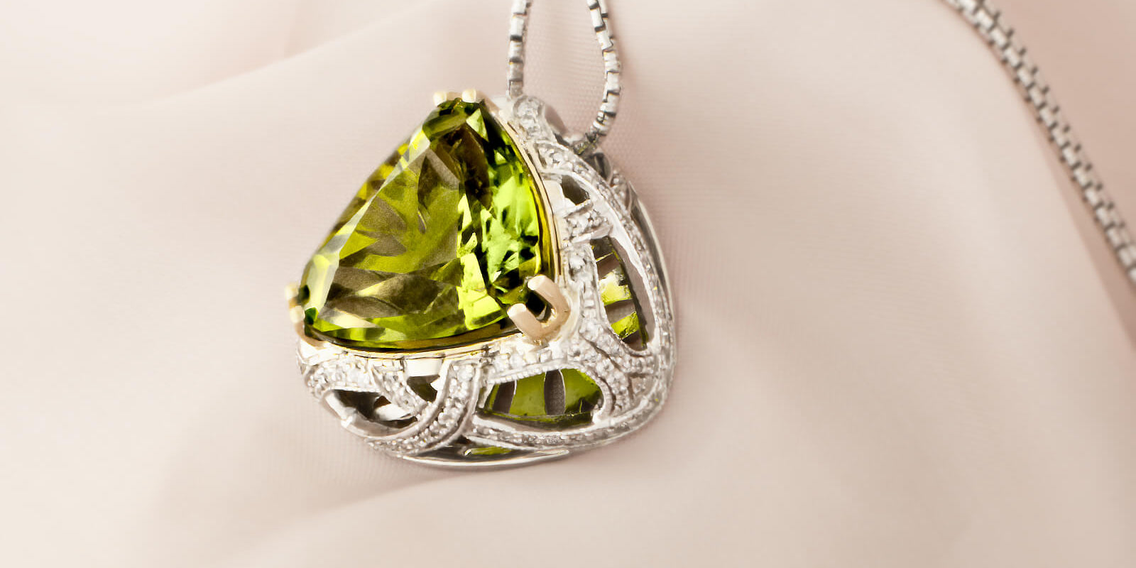 August Birthstone Guide: Perdiot, Sardonyx, and Spinel