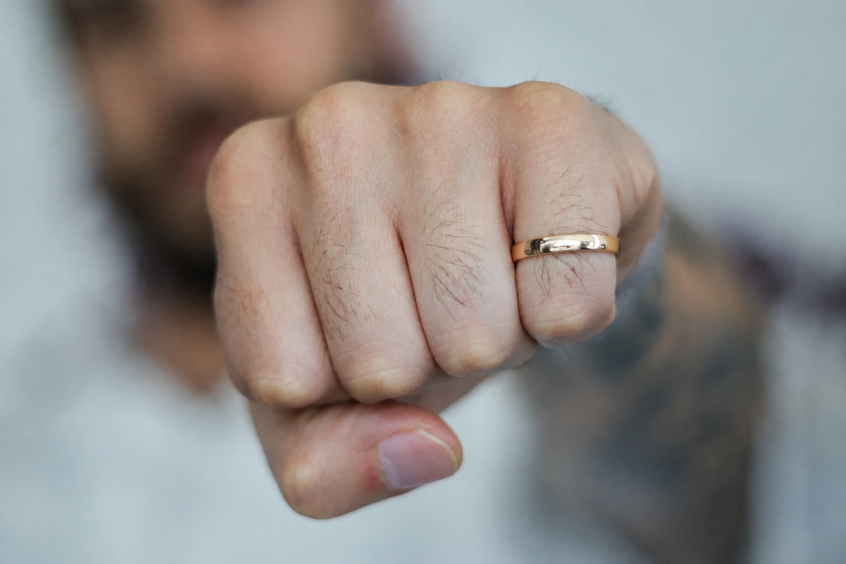 Small Finger Big Style: A Guide to Men's Pinky Ring Sizes