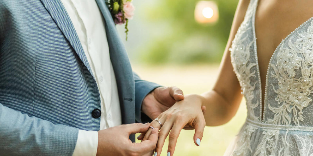 How to Wear Your Wedding Rings