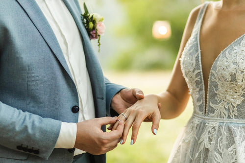 How to Wear Your Wedding Rings
