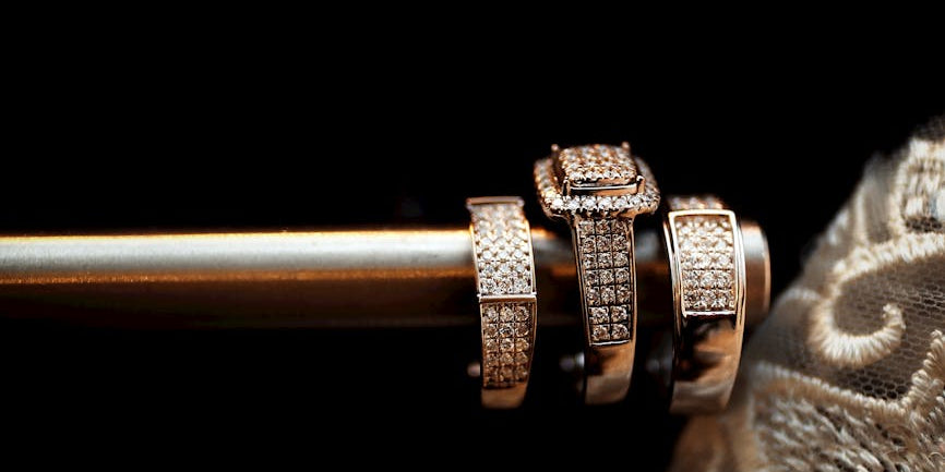 Gatsby's Choice: A Deep Dive into 1920s Wedding Ring Trends