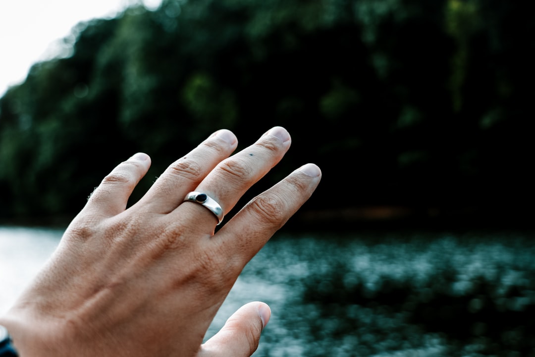 Size Matters: Finding the Average Male Ring Finger Fit