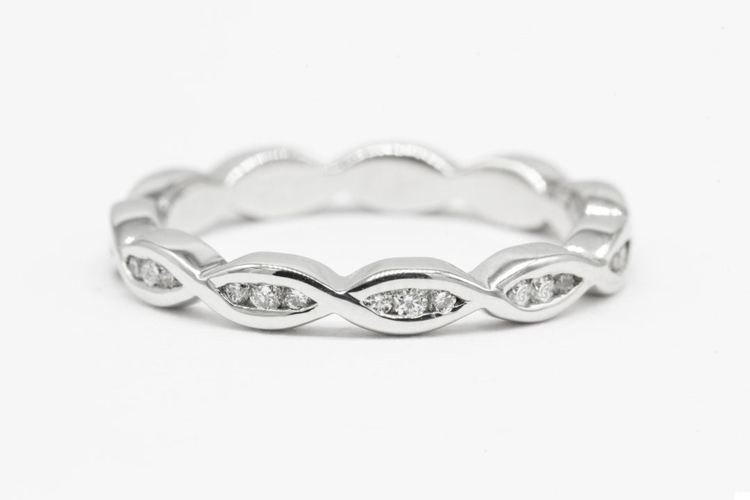 The Whole Nine Carats: Why 1 Carat Eternity Bands Rule