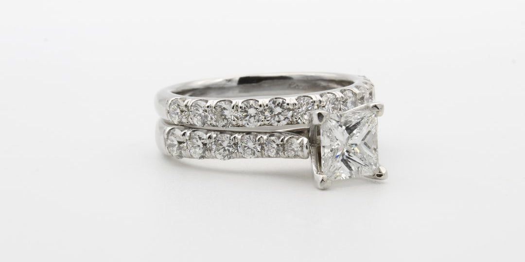 Double the Sparkle: A Guide to the Best 2 Piece Wedding Rings