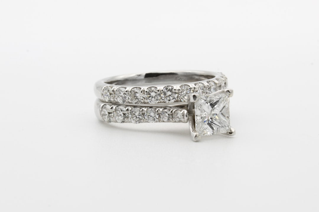 Double the Sparkle: A Guide to the Best 2 Piece Wedding Rings