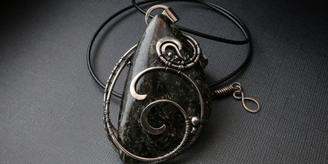 A Complete Guide to Choosing the Perfect Black Jade Pendant