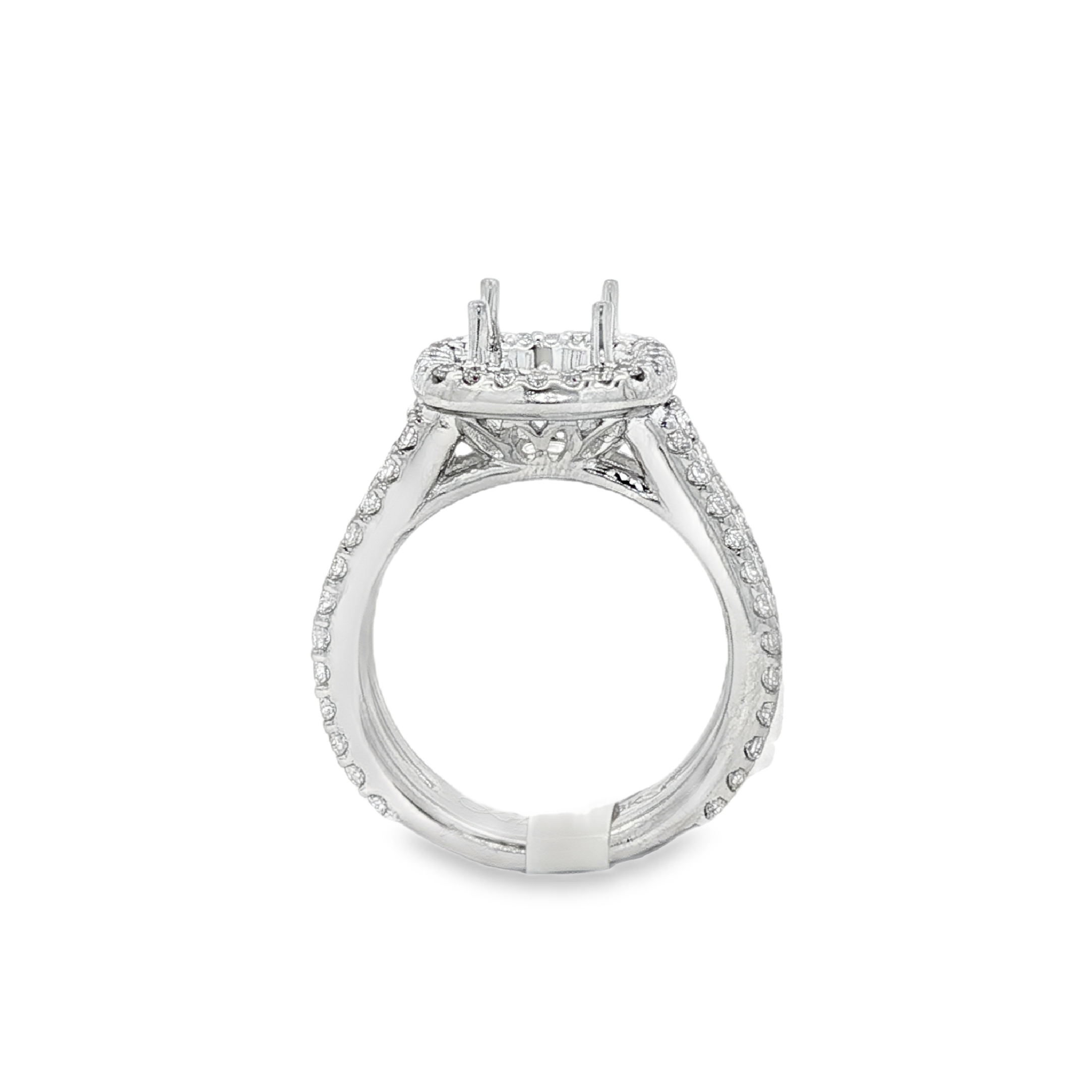 18K White Gold Halo Round Diamond Engagement Ring